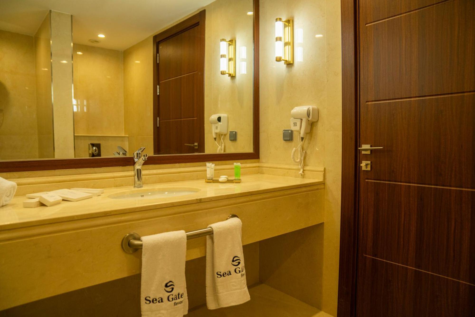 Sea Gate Resort Sweimeh Exterior photo